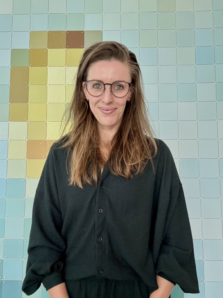 Foto van Stephany Kerssies, bureau STEK. Pedagogisch beleidsmedewerker, coach en trainer in de kinderopvang